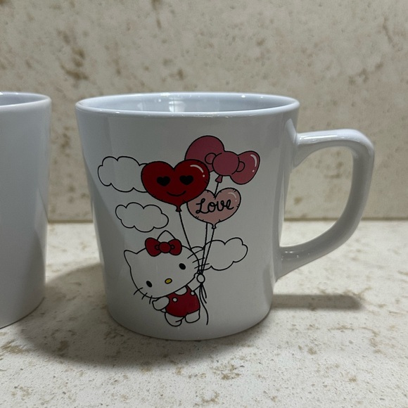 Hello Kitty x Sanrio Valentine’s Love Balloon Mug Set *BNWT* - Picture 3 of 4